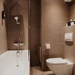 韦尔比耶布里斯托尔酒店