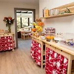 韦尔比耶布里斯托尔酒店 酒店