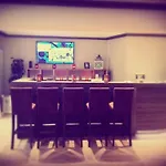 韦尔比耶布里斯托尔酒店