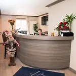 酒店 韦尔比耶布里斯托尔酒店 3*