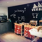 韦尔比耶布里斯托尔酒店 酒店